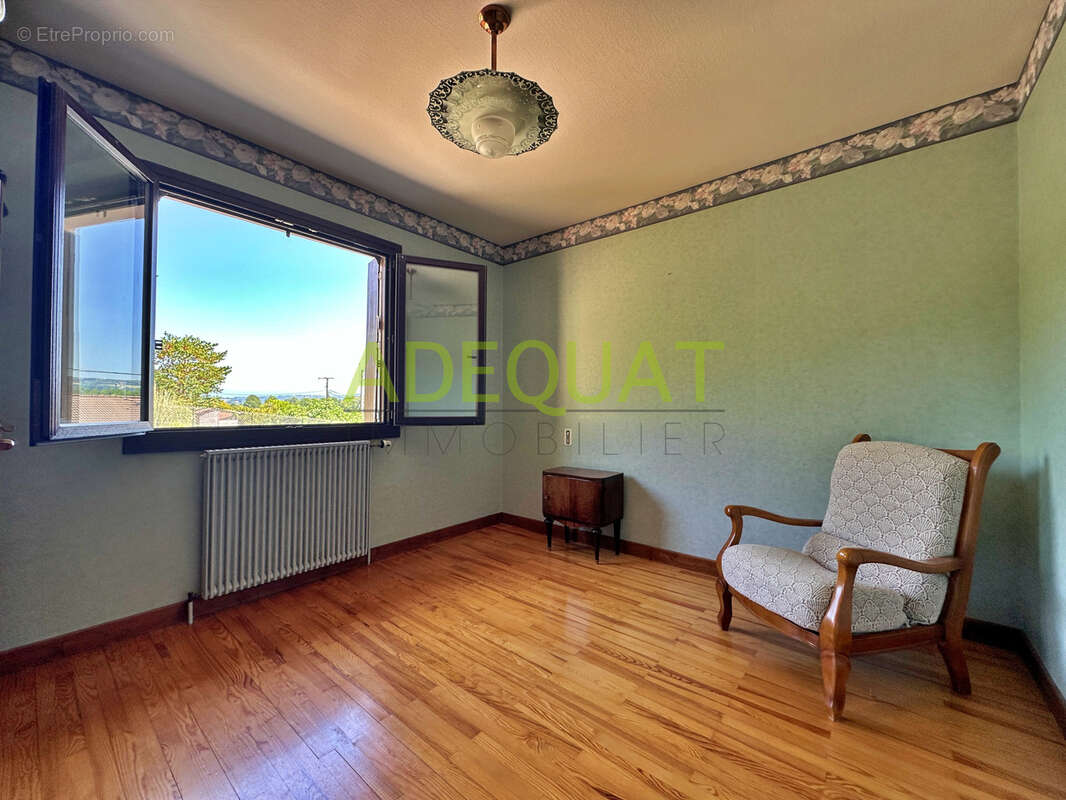 CESSIEU - Maison de 107,1m2 avec sous sol + garage - photo 8