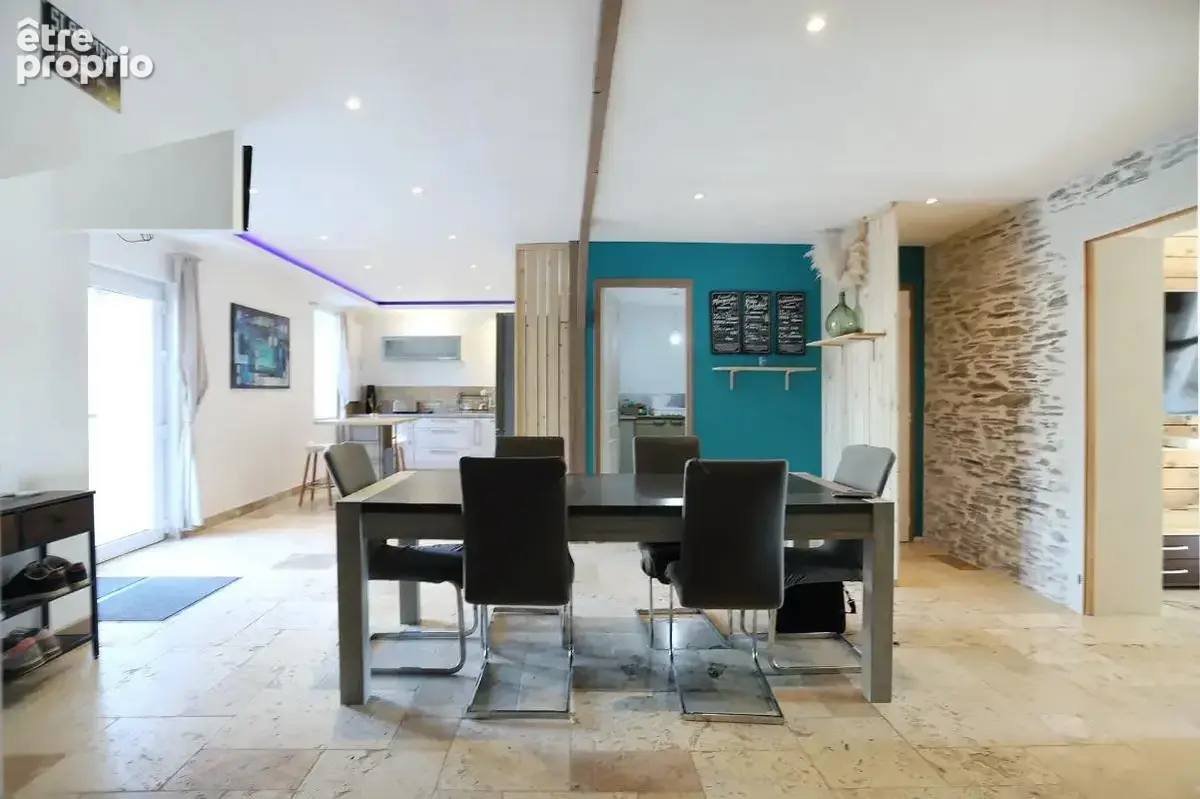 Maison de 10 pièces de 158.3 m² à Le Pin,  terrain de 2870 m² - photo 2