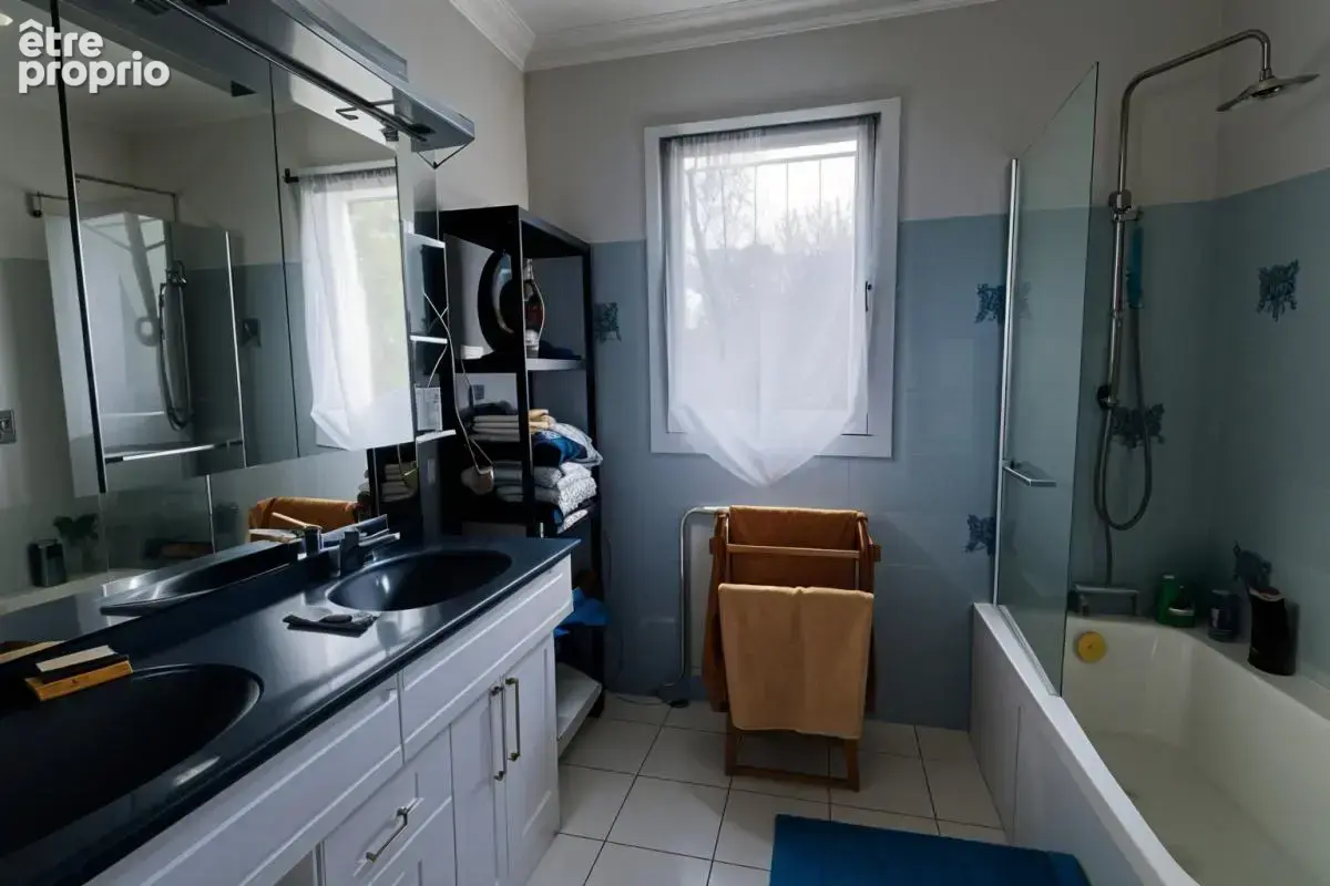 Maison de plain-pied 3 chambres, piscine et grand terrain - photo 6