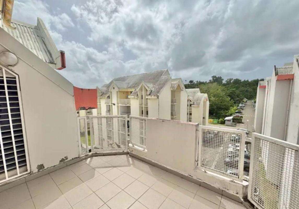 Appartement à LES ABYMES