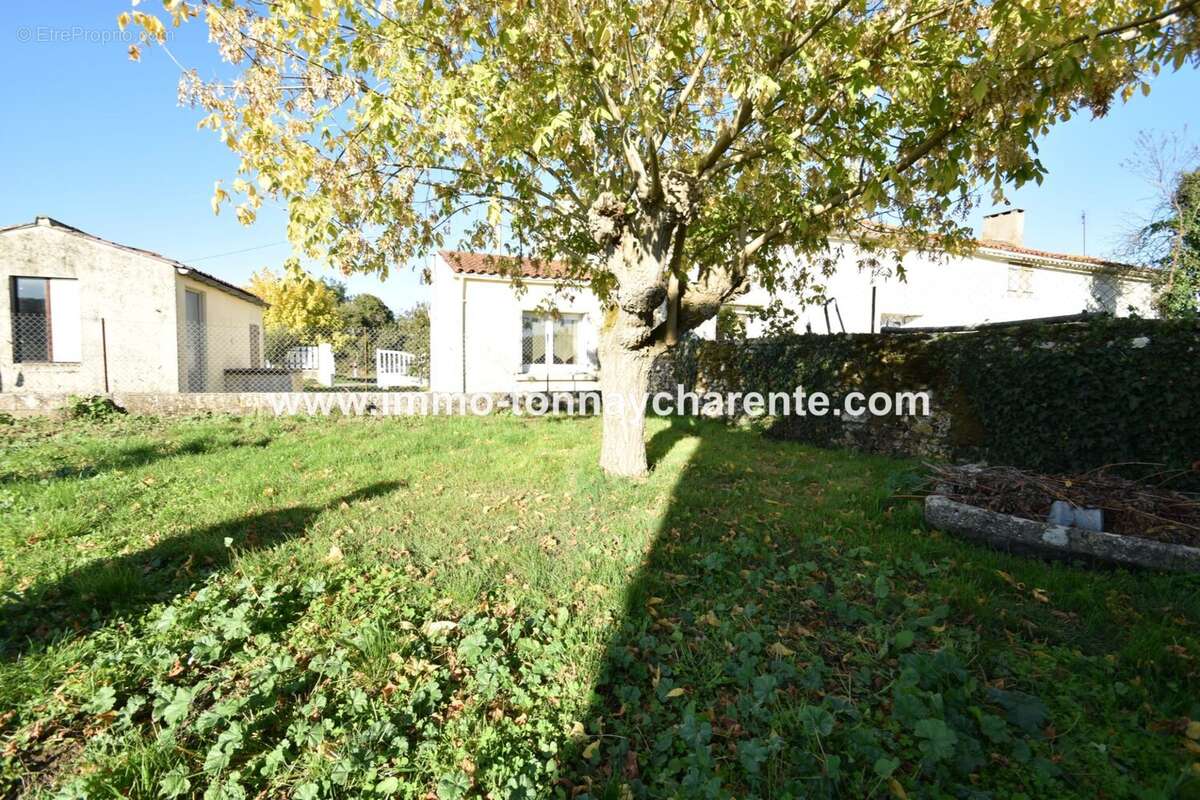 Maison à TONNAY-CHARENTE