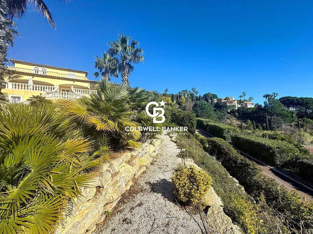 Maison à LES ISSAMBRES