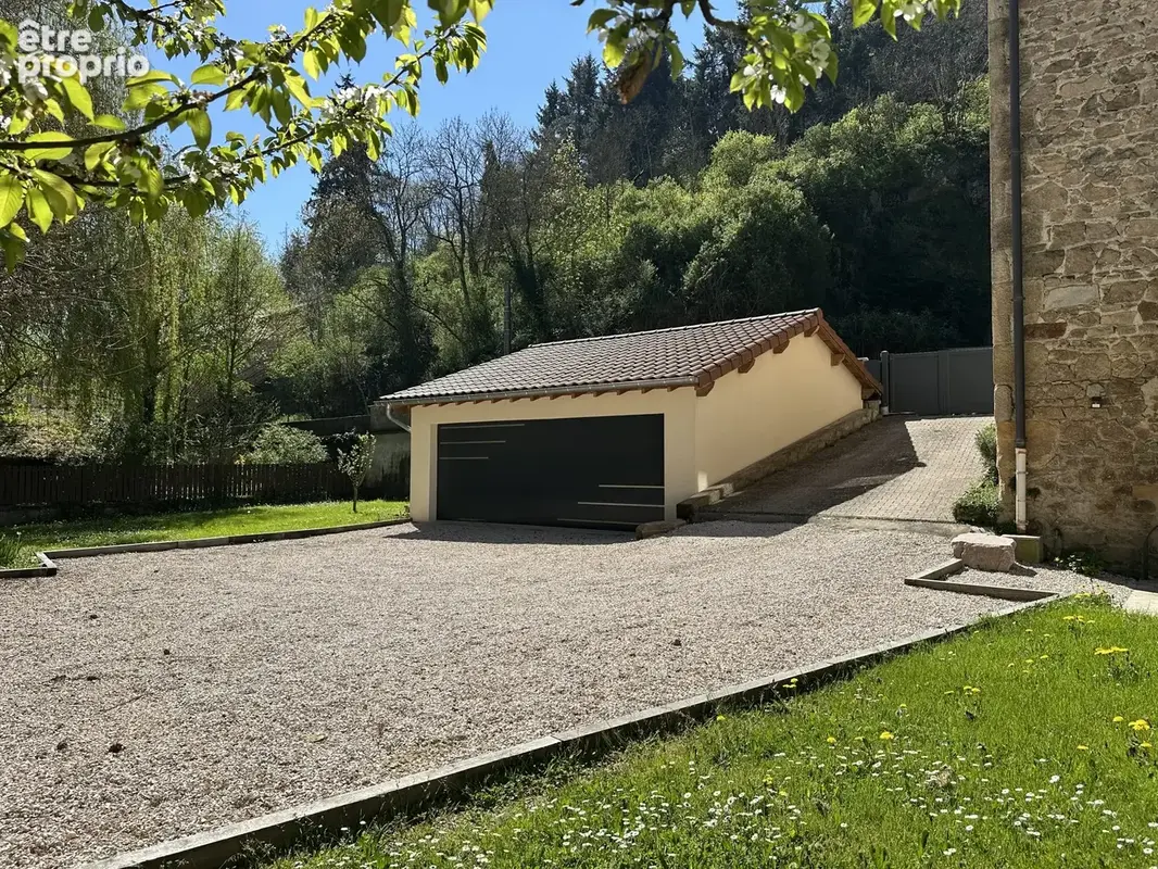 Maison 10 pièces 190 m² à vendre à Beaujeu (69430) - photo 5