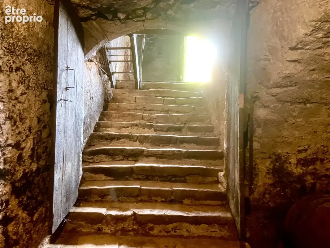 Ancienne maison vigneronne avec son cuvage cave et  dependances - photo 8