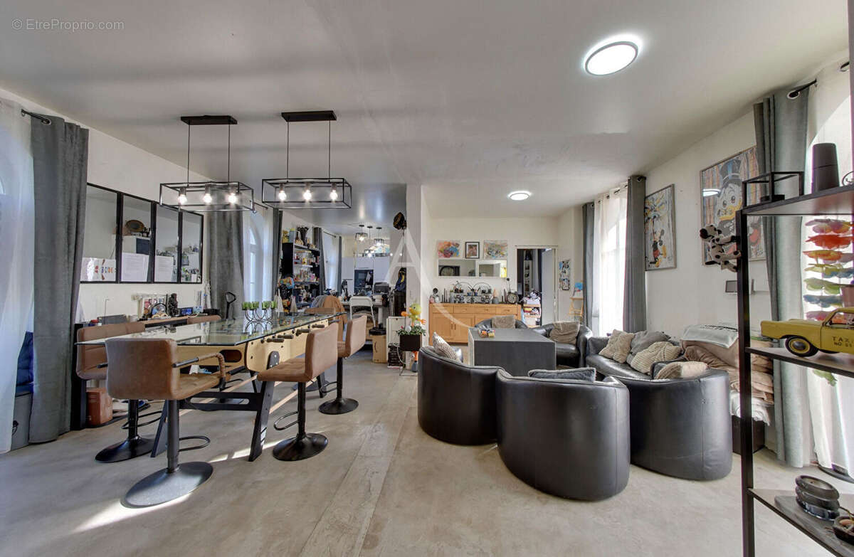 Maison à CHEVRY-COSSIGNY