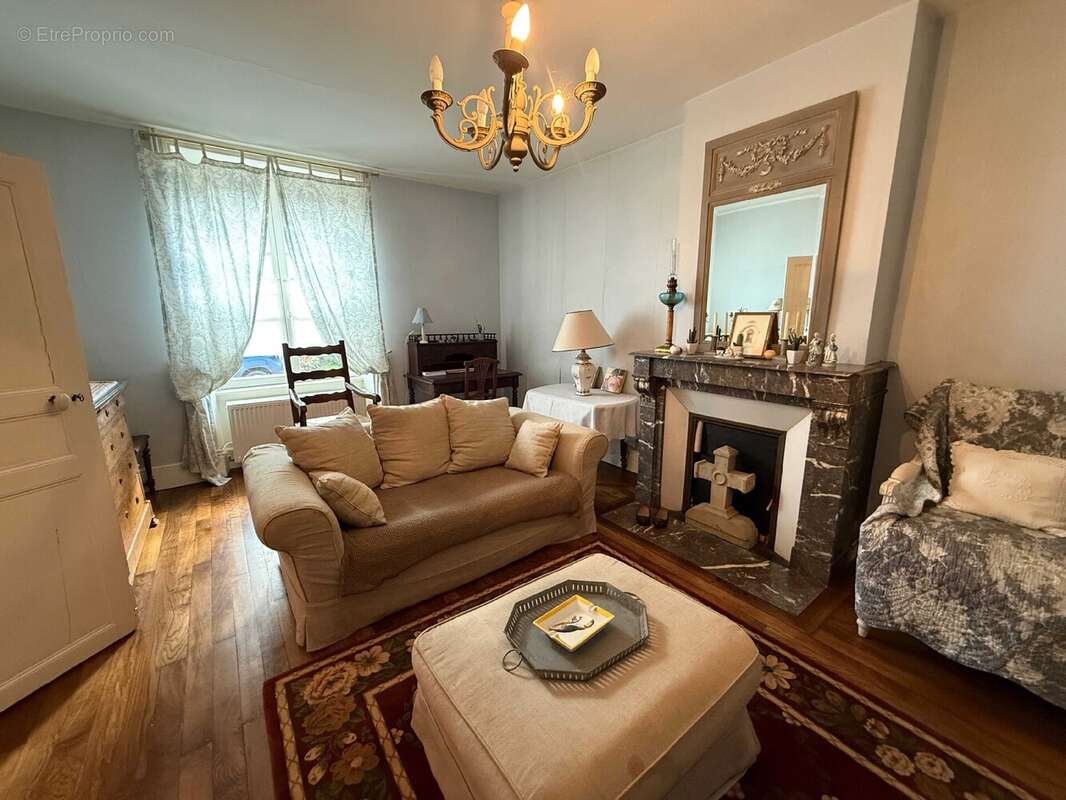 Maison à MONTHUREUX-SUR-SAONE