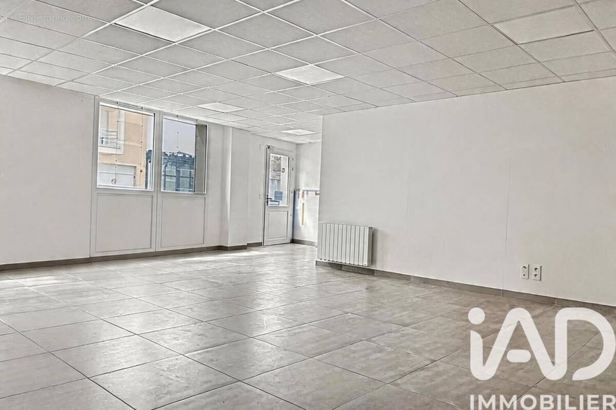 Photo 1 - Commerce à RAMBOUILLET