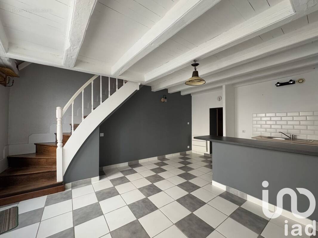 Photo 1 - Maison à MONTMORILLON