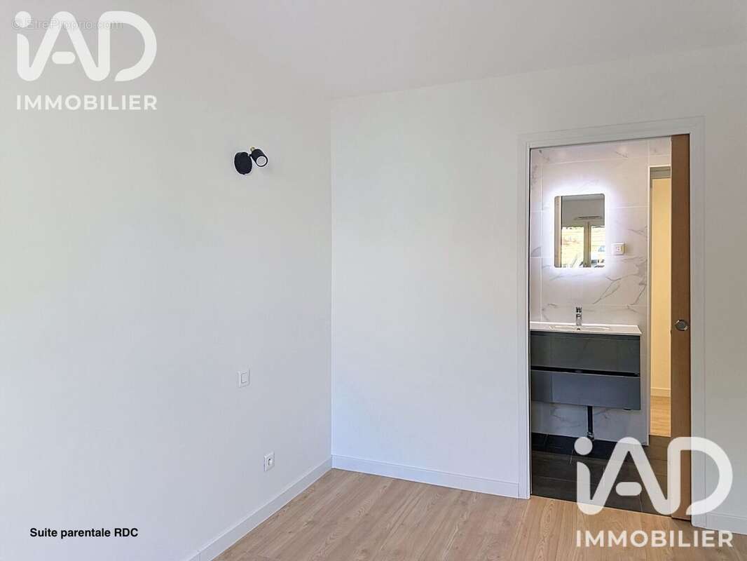 Maison 115 m² à Le Plessis-Feu-Aussoux  - photo 9