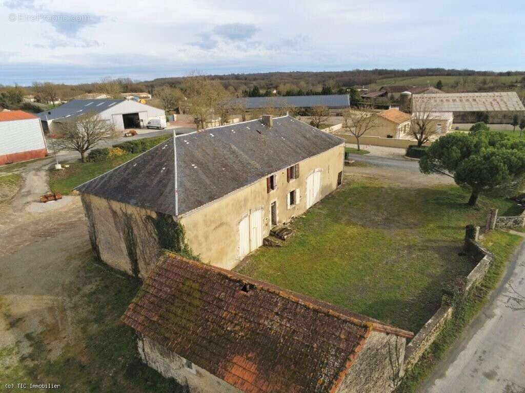 Maison à VERTEUIL-SUR-CHARENTE