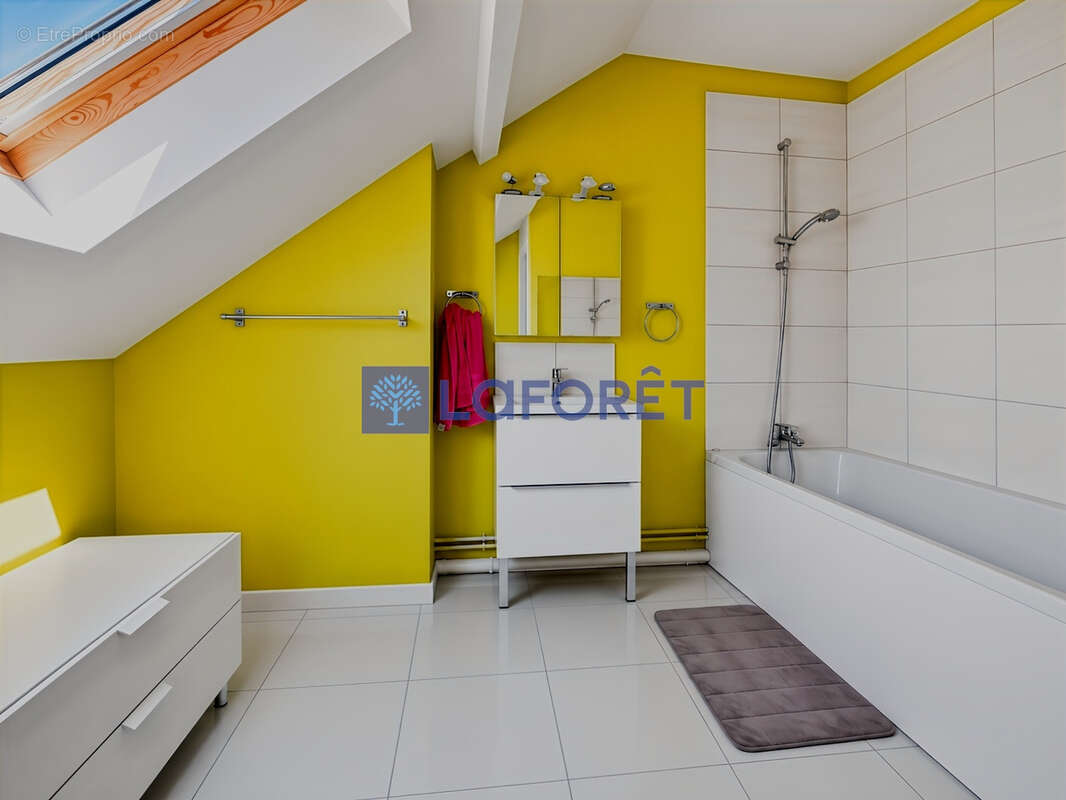 Maison Sache 8 pièce(s) 215 m2 - photo 7