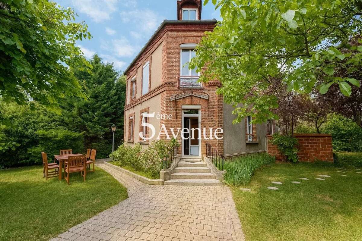 Maison à SUCY-EN-BRIE