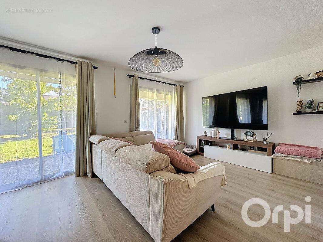 Appartement à REIGNIER