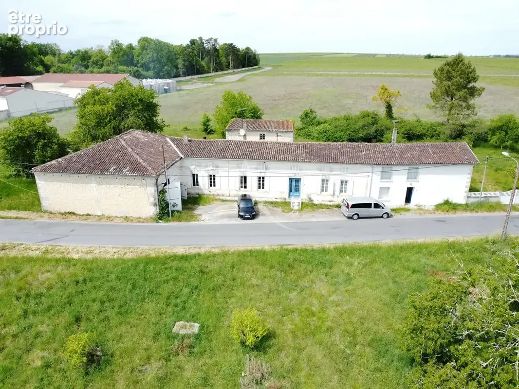 Photo Maison à Salles-D'angles au prix de 168 000€