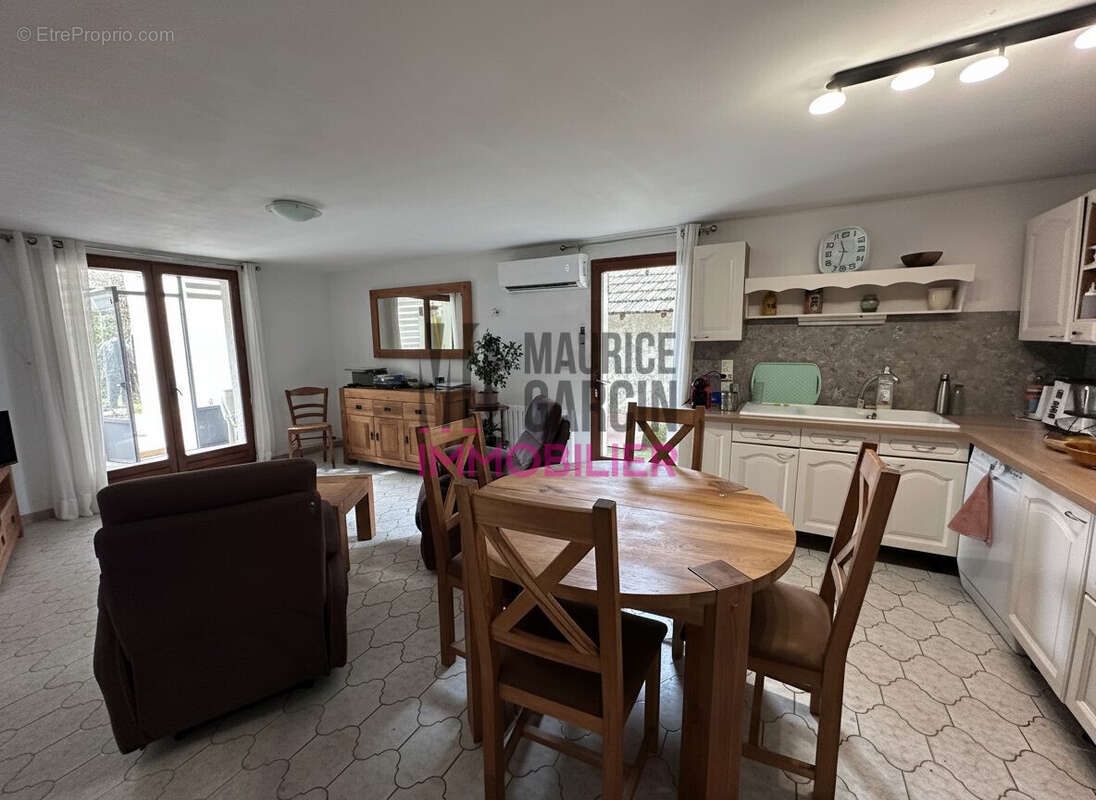 Maison à PERNES-LES-FONTAINES