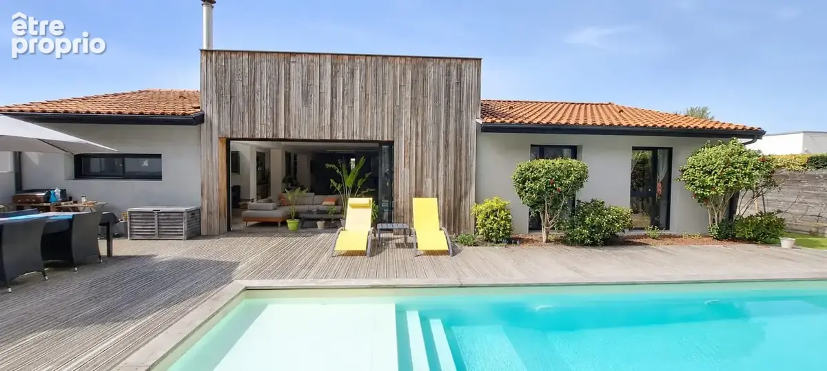 Maison à vendre 7 pièces MARTIGNAS SUR JALLE (33) - photo 1