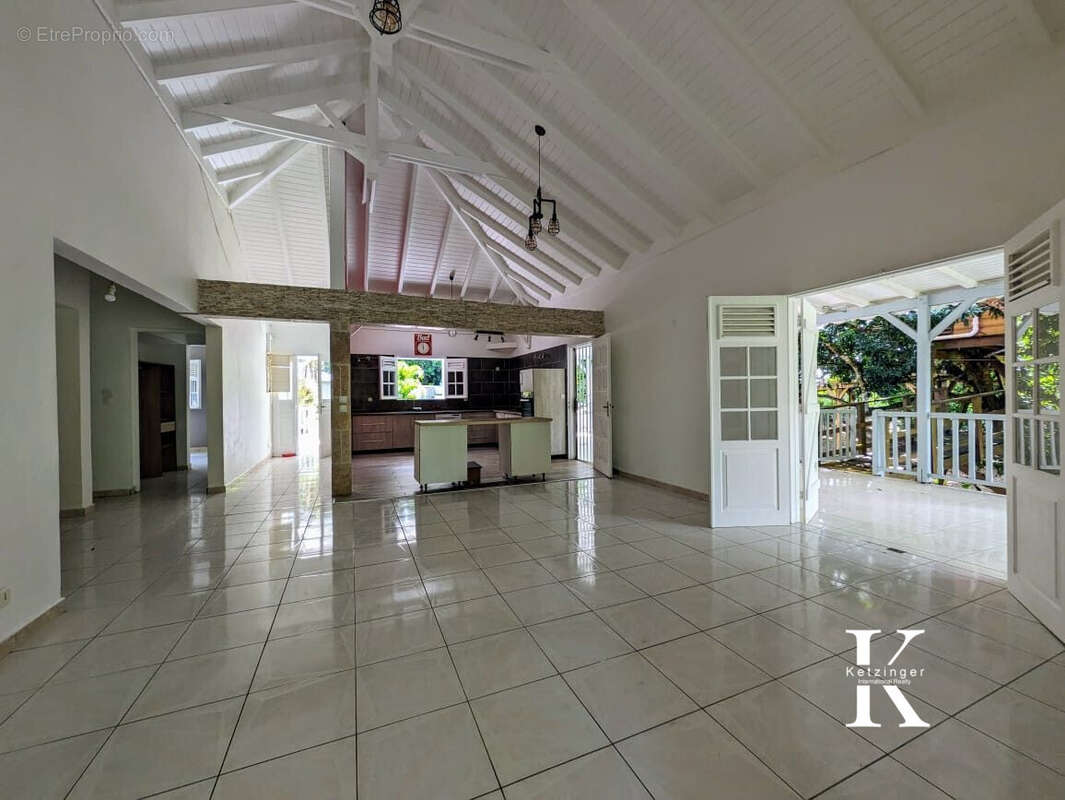 Maison à PETIT-BOURG