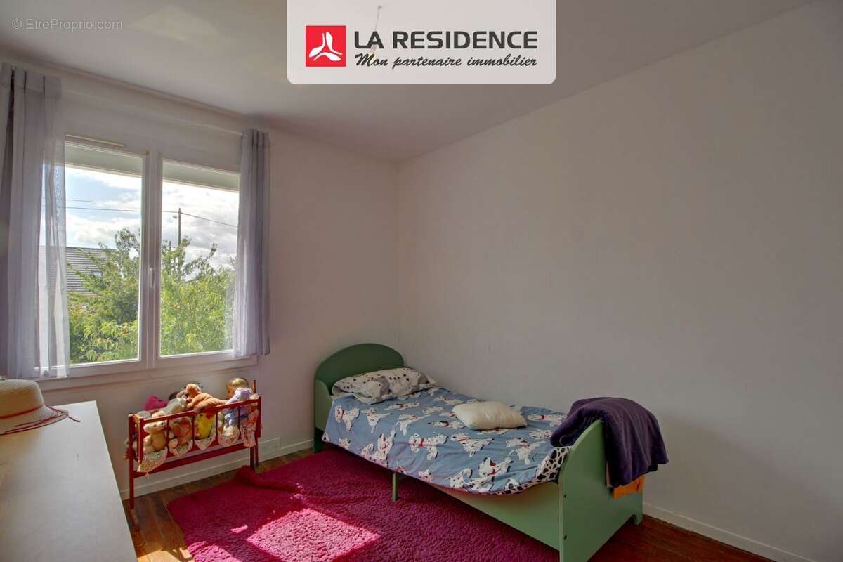 Maison à COURCELLES-SUR-SEINE