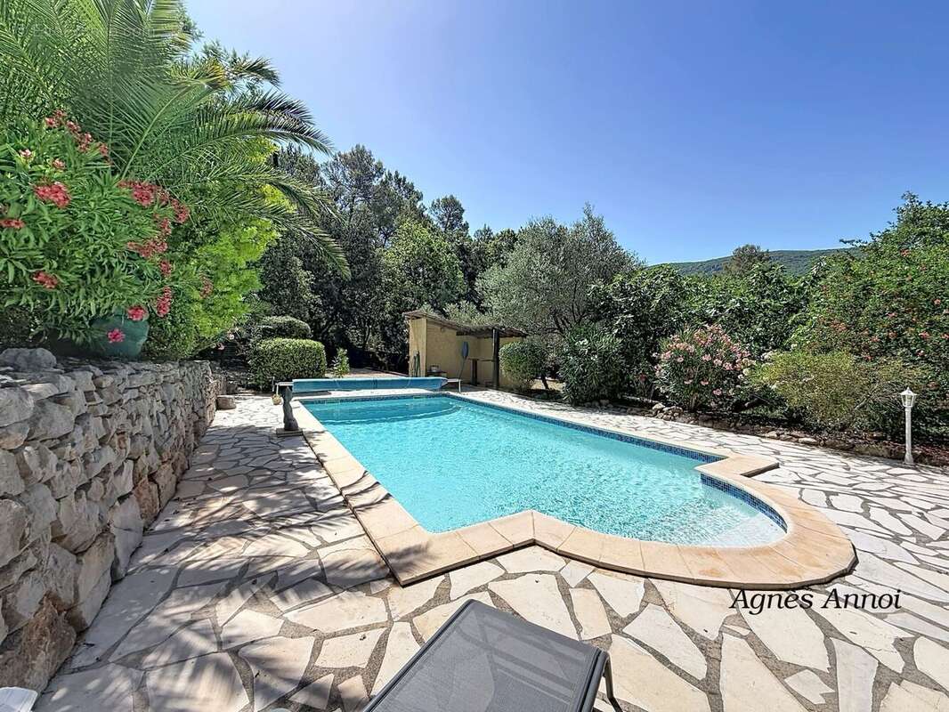 Maison 160 m² à Meounes-Les-Montrieux  - photo 23