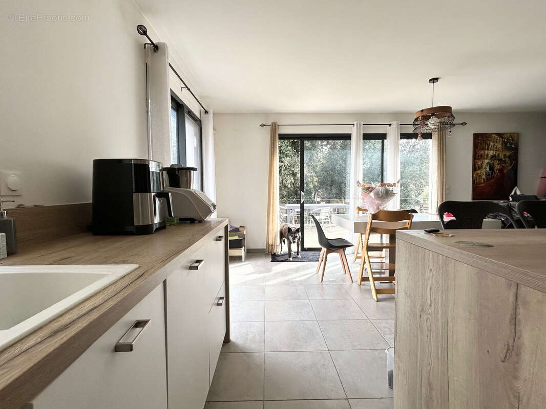 Maison à SAINT-QUENTIN-LA-POTERIE