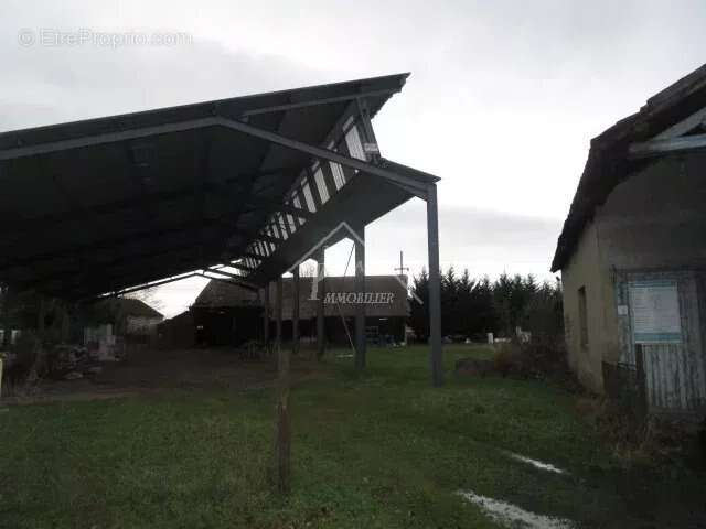 Commerce à BESSAY-SUR-ALLIER