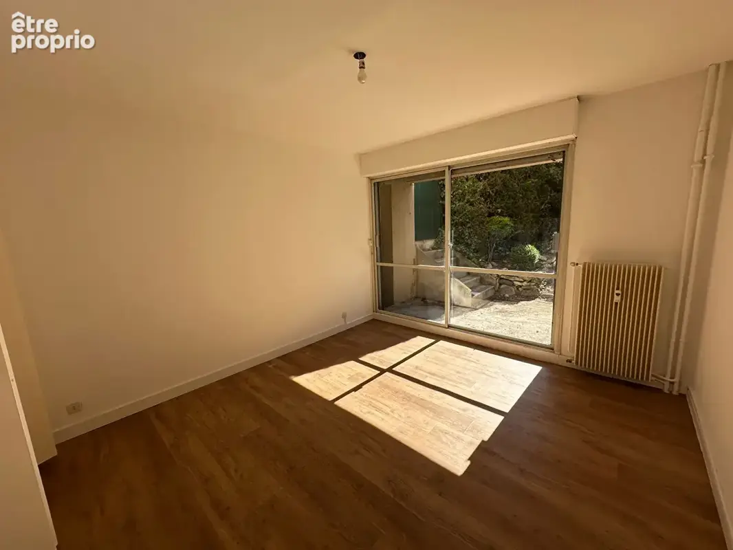Vente Aix Qt Axium proche centre à pied LC Gestion vous propose cet appartement de type 2 avec terrasse,  jardin privatif, cave, - photo 4