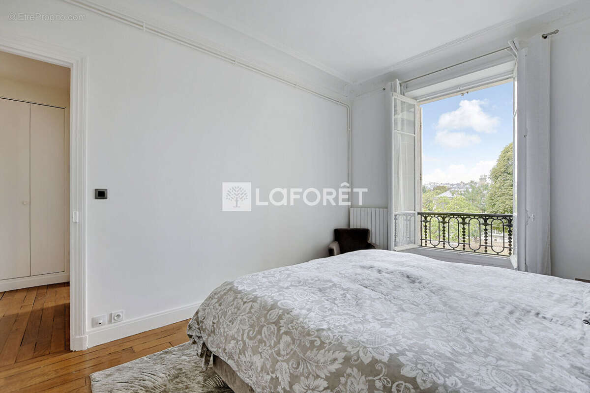 Appartement à PARIS-7E