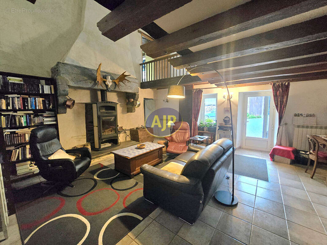 Maison à CONQUEREUIL