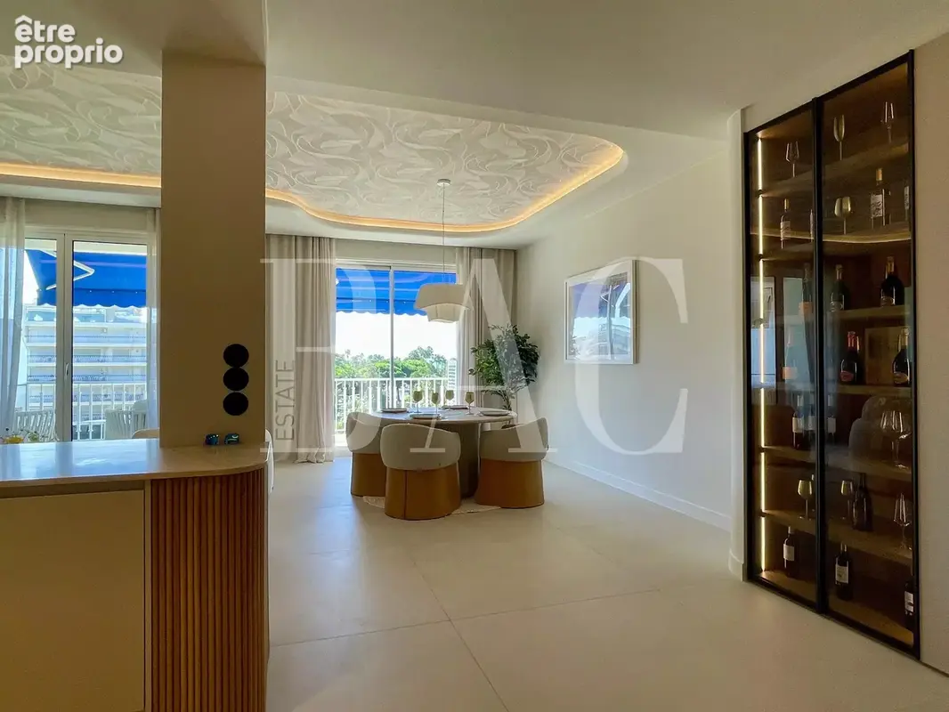 Cannes, appartement sur la Croisette, vue mer et port - photo 12