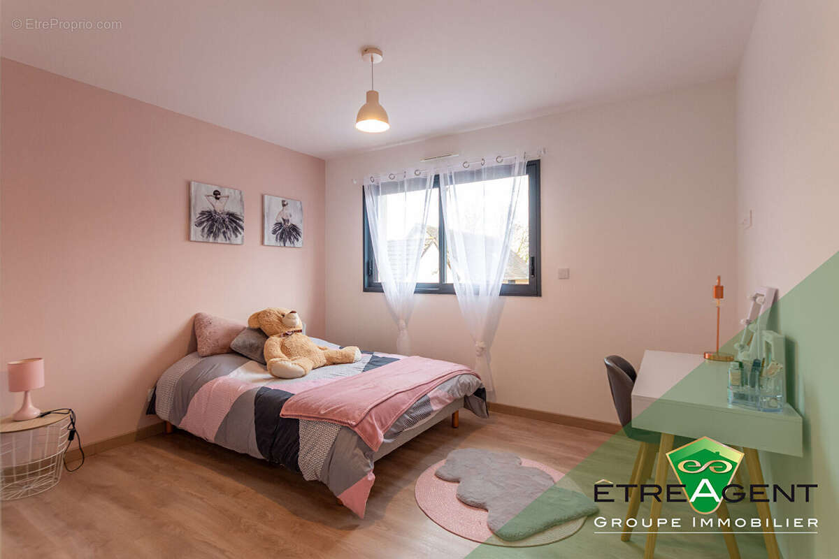 Maison de PLAIN-PIED - LA NEUVE LYRE - 190 m² - 5 chambres - photo 9