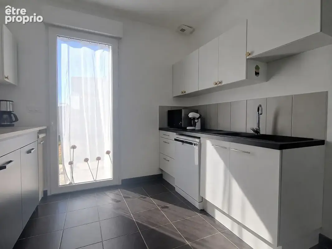 PROCHE CENTRE VILLE - Maison contemporaine de plain-pied de 4 pièces - photo 3