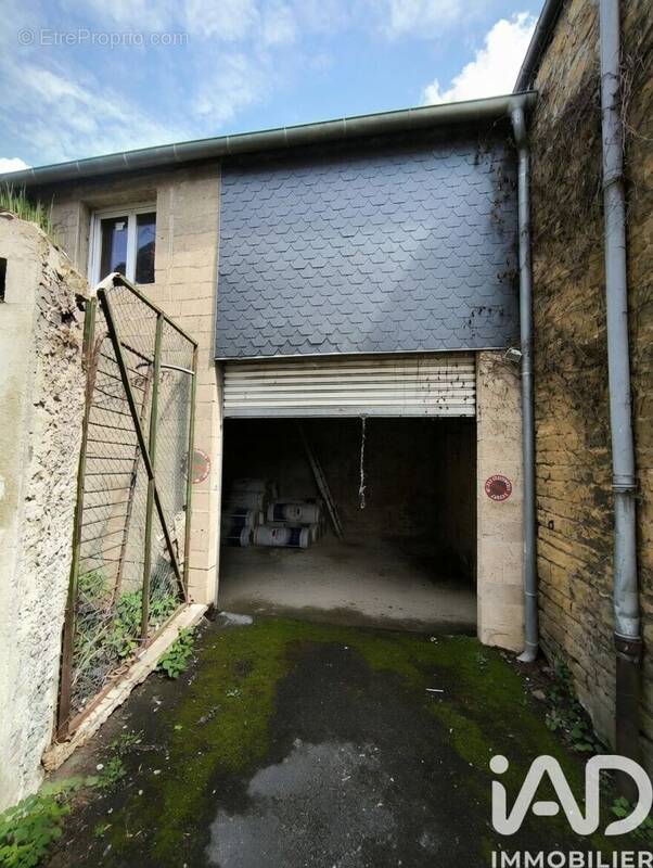 Photo 1 - Parking à CHARLEVILLE-MEZIERES