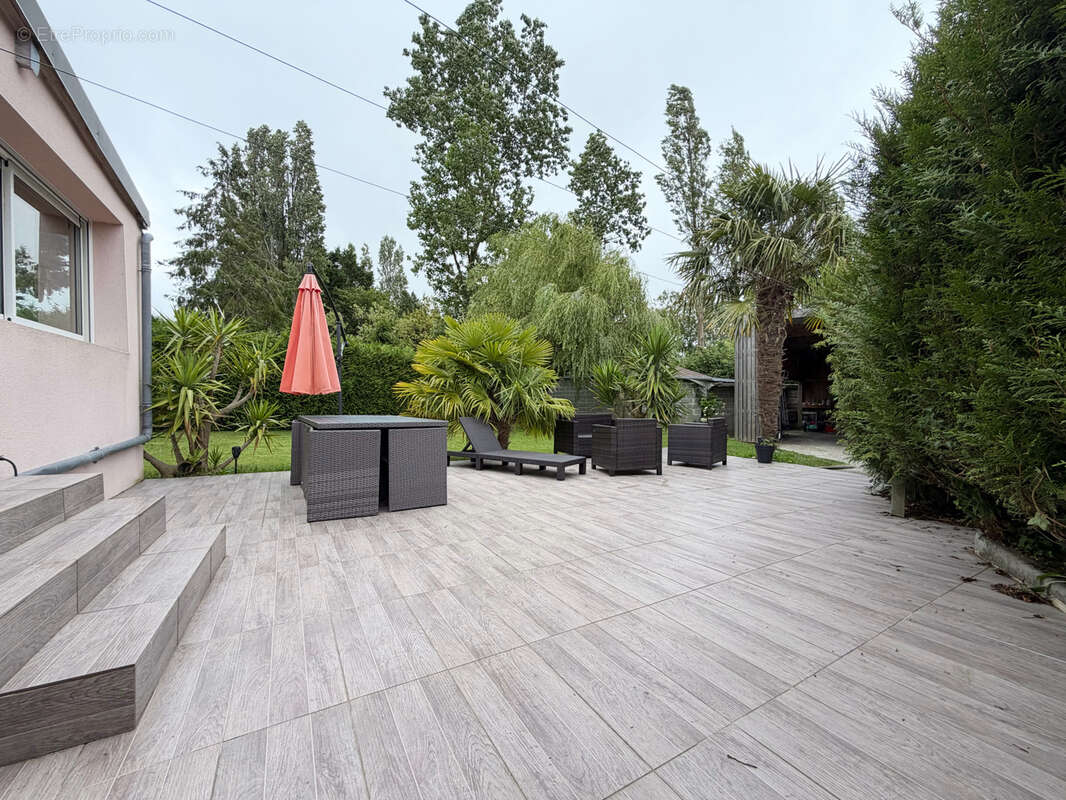 Maison familiale avec grand garage, carport et jardin - photo 6