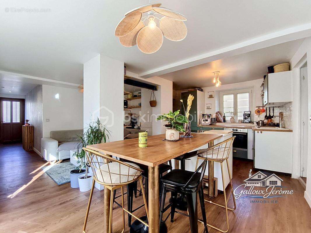 Appartement 4 pièces sur la commune de Compans - photo 1