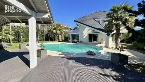 Maison 220 m² à Evian-Les-Bains  - photo 1