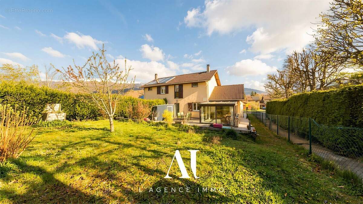 Maison à SAINT-GENIS-POUILLY