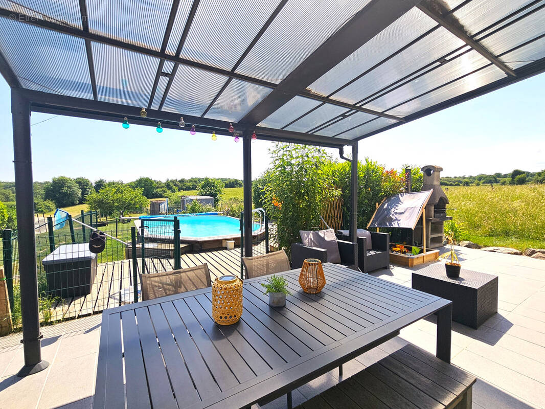 Maison à SAINT-REMIMONT