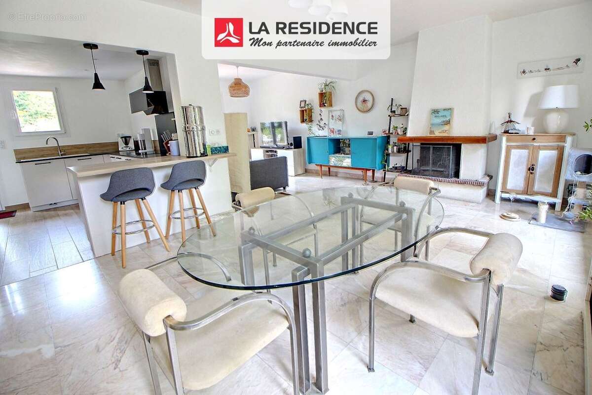 Maison à VAUX-SUR-SEINE