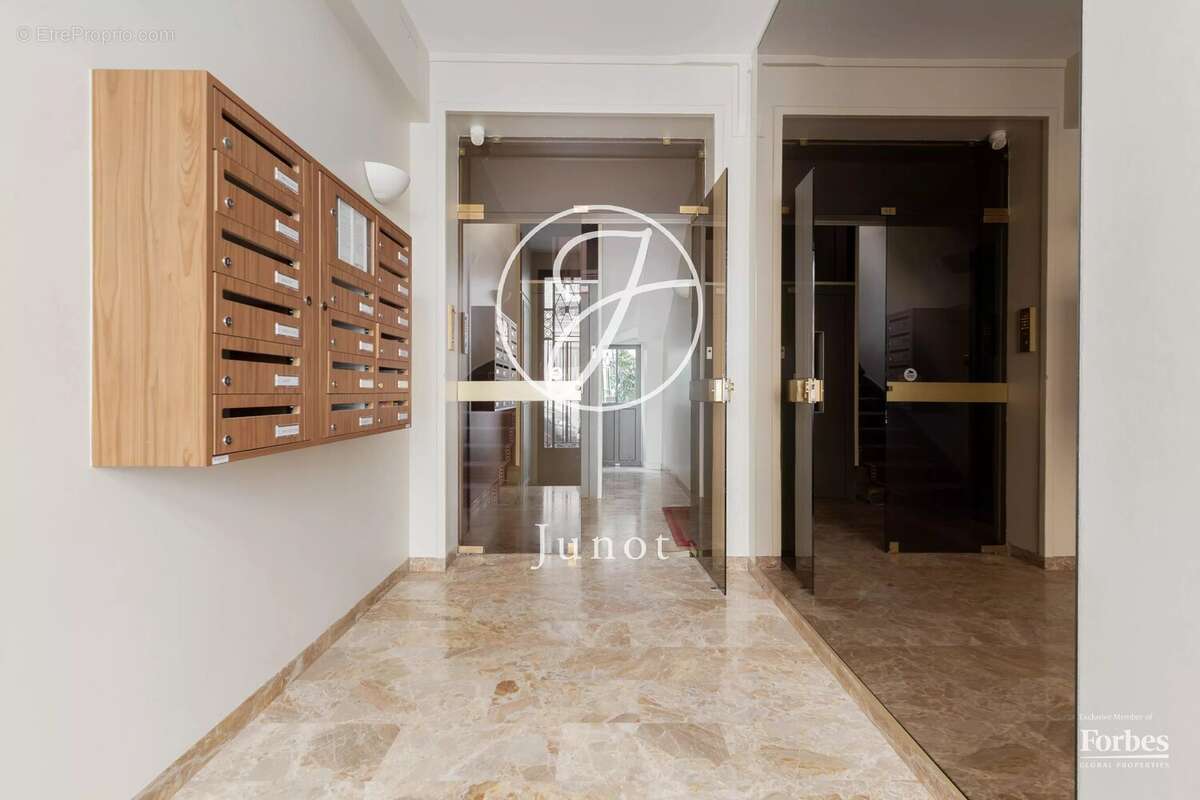Appartement à PARIS-9E