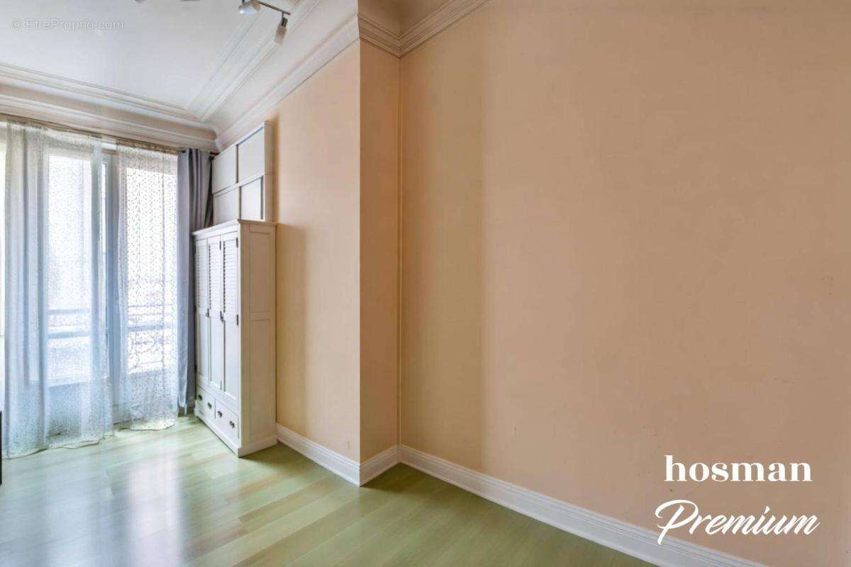 Appartement à PARIS-8E