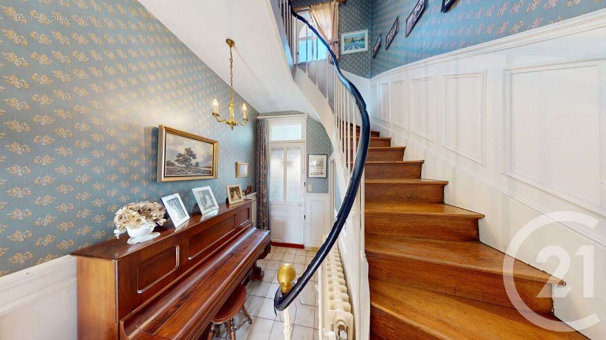 Maison à SAINT-QUENTIN