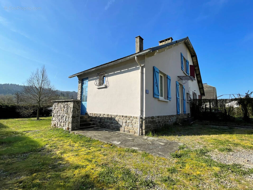 Maison à CHAMPS-SUR-TARENTAINE-MARCHAL
