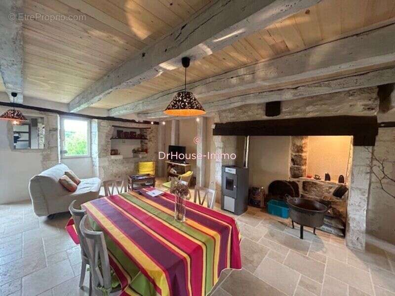 Maison à CASTELNAU-MONTRATIER