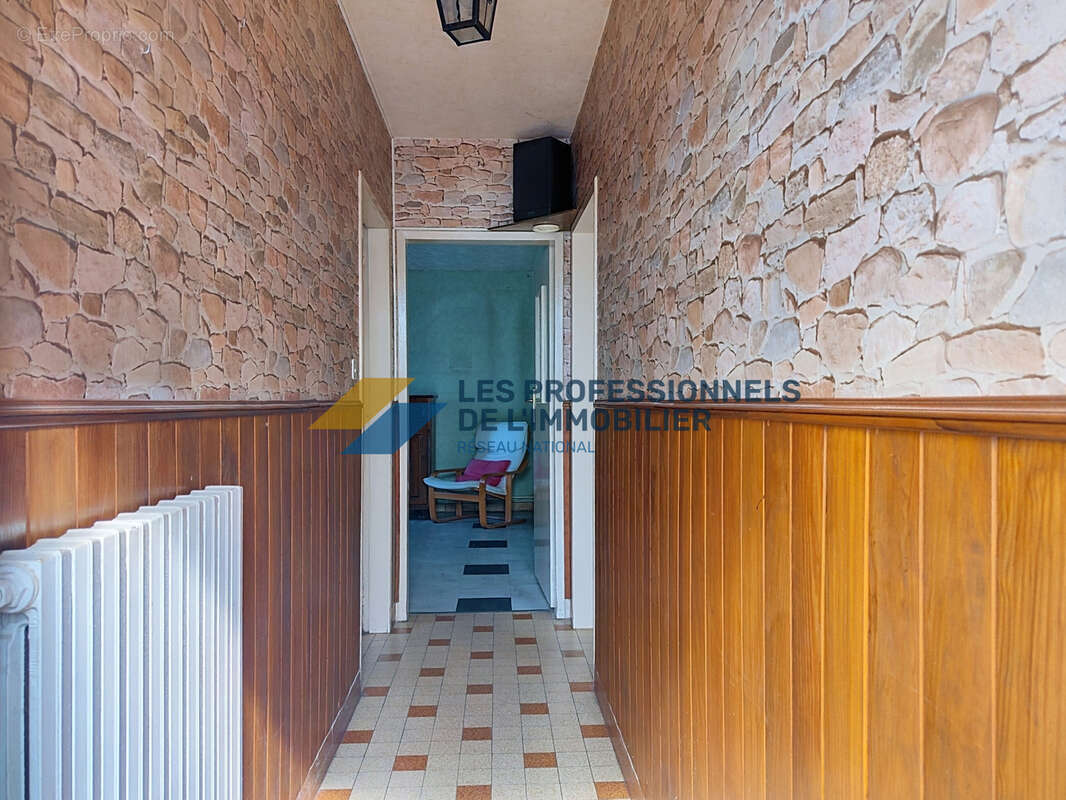 Maison de ville 141 m2 + dépendances / Amilly - photo 3