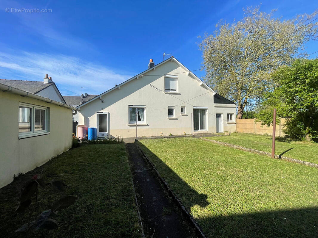 Maison à DONGES