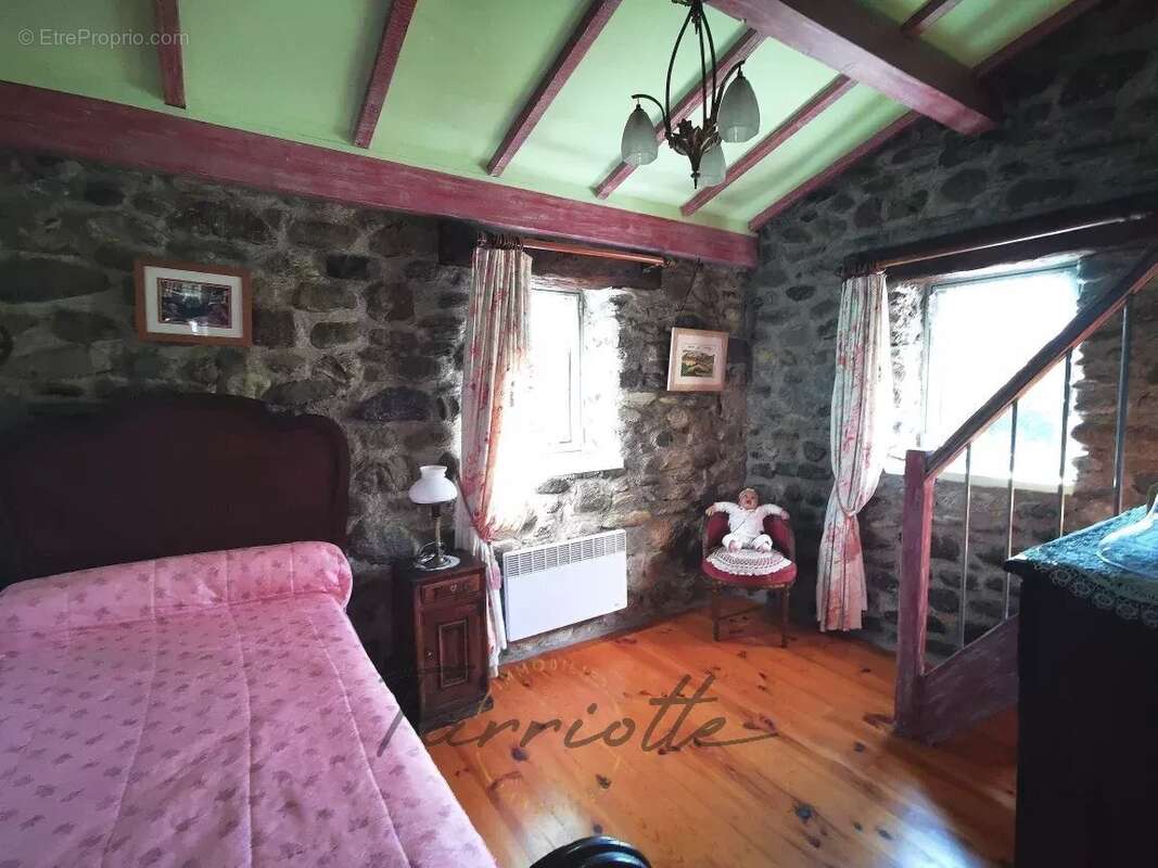 Maison à SAINT-MARTIN-SUR-LAVEZON