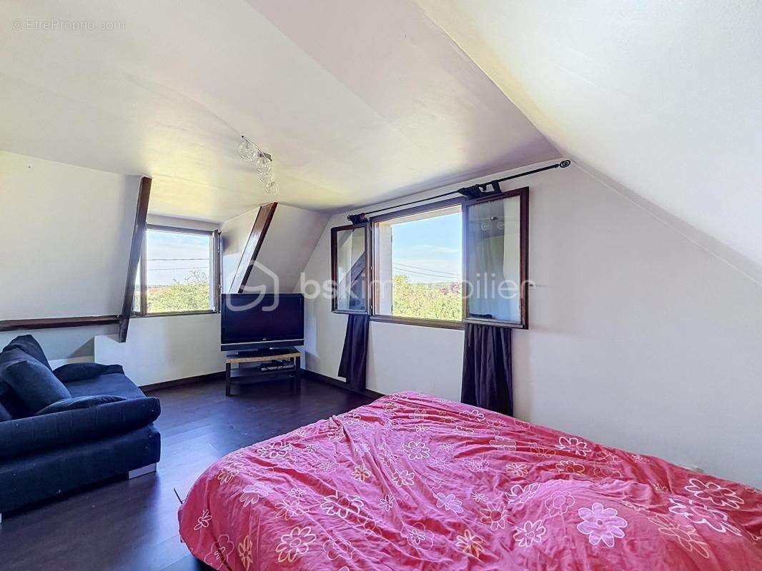Maison familiale de 150 m2 sur sous sol total - photo 11