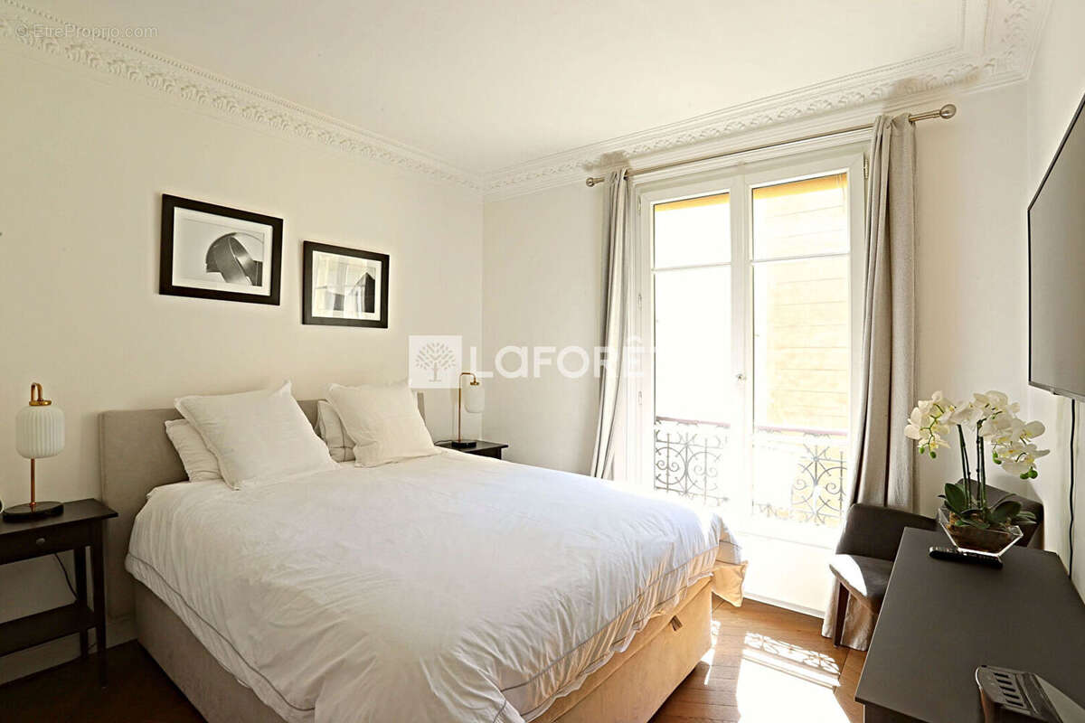 Appartement à PARIS-14E
