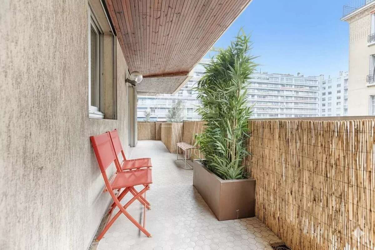 Appartement à PARIS-15E
