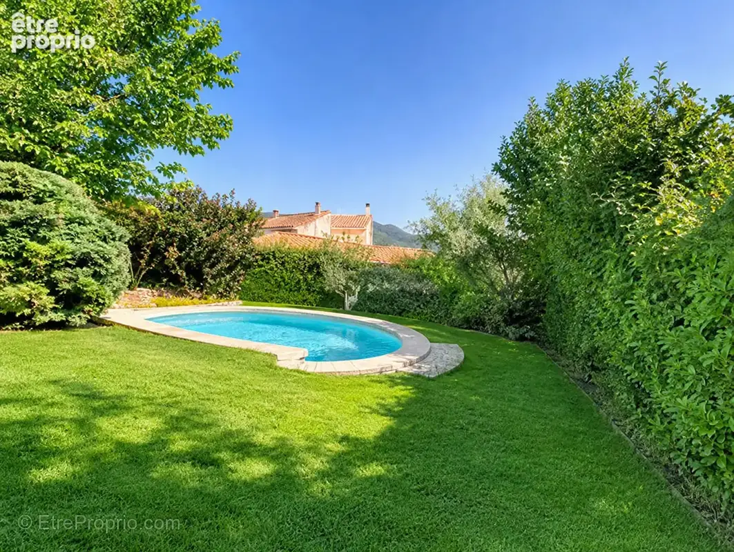 Maison - T6 - 200 m² - photo 3